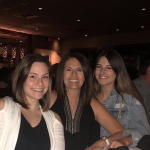 Meet your Posher, Debbie